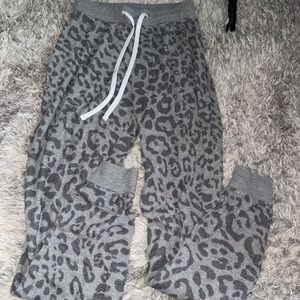 SUPER SOFT GREY CHEETAH PRINT SWEATS